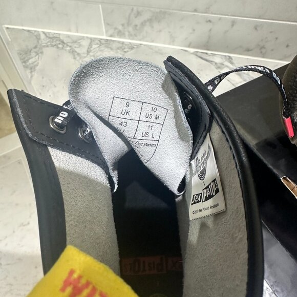 Sex Pistols Backhand Straw Grain Boot Dr. Martens Size 10 Men's New - Box Black - Picture 5 of 6